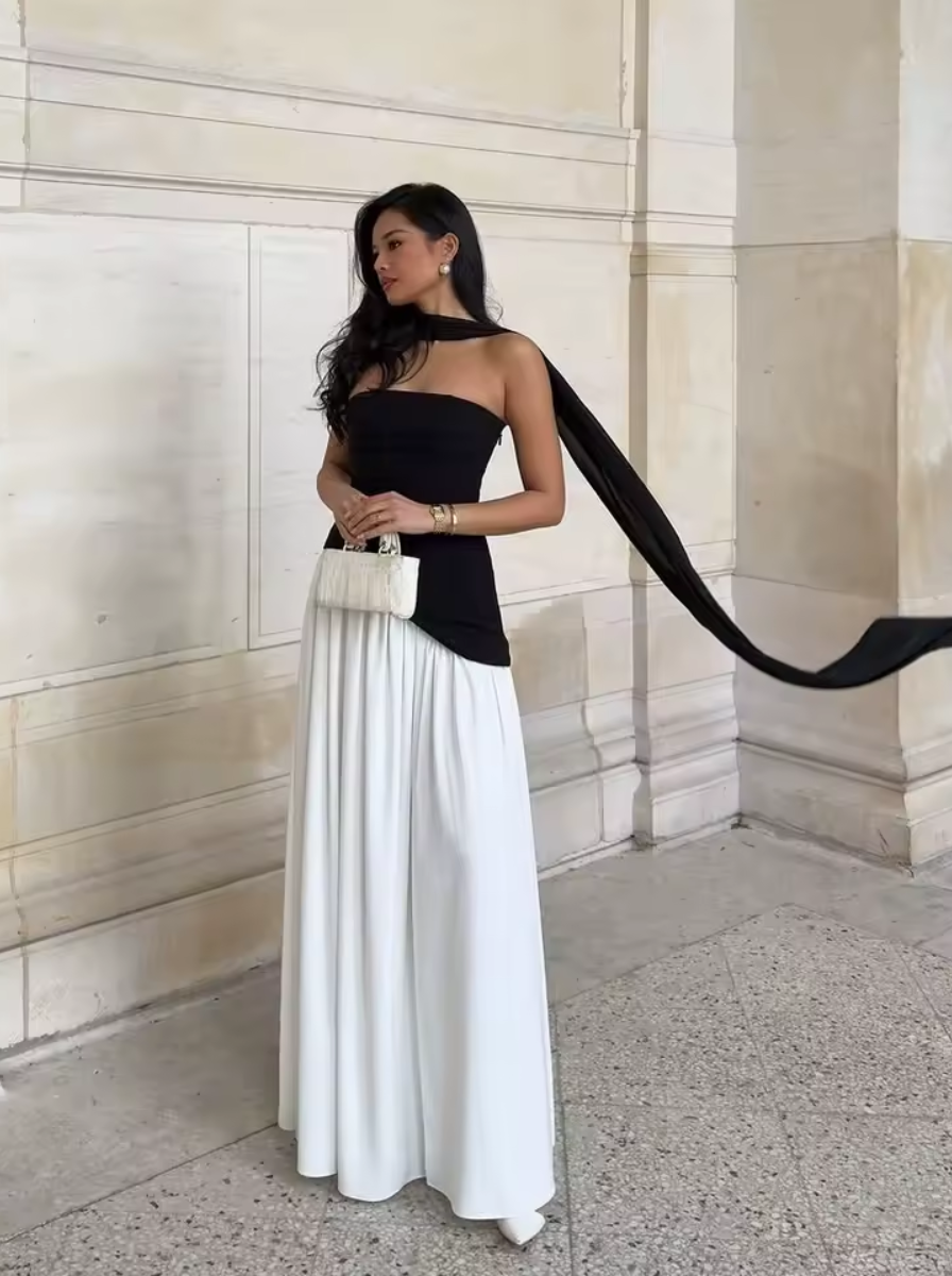 Bezramínkové Maxi Šaty Černé A Bílé NovaLux Elegantní Styl