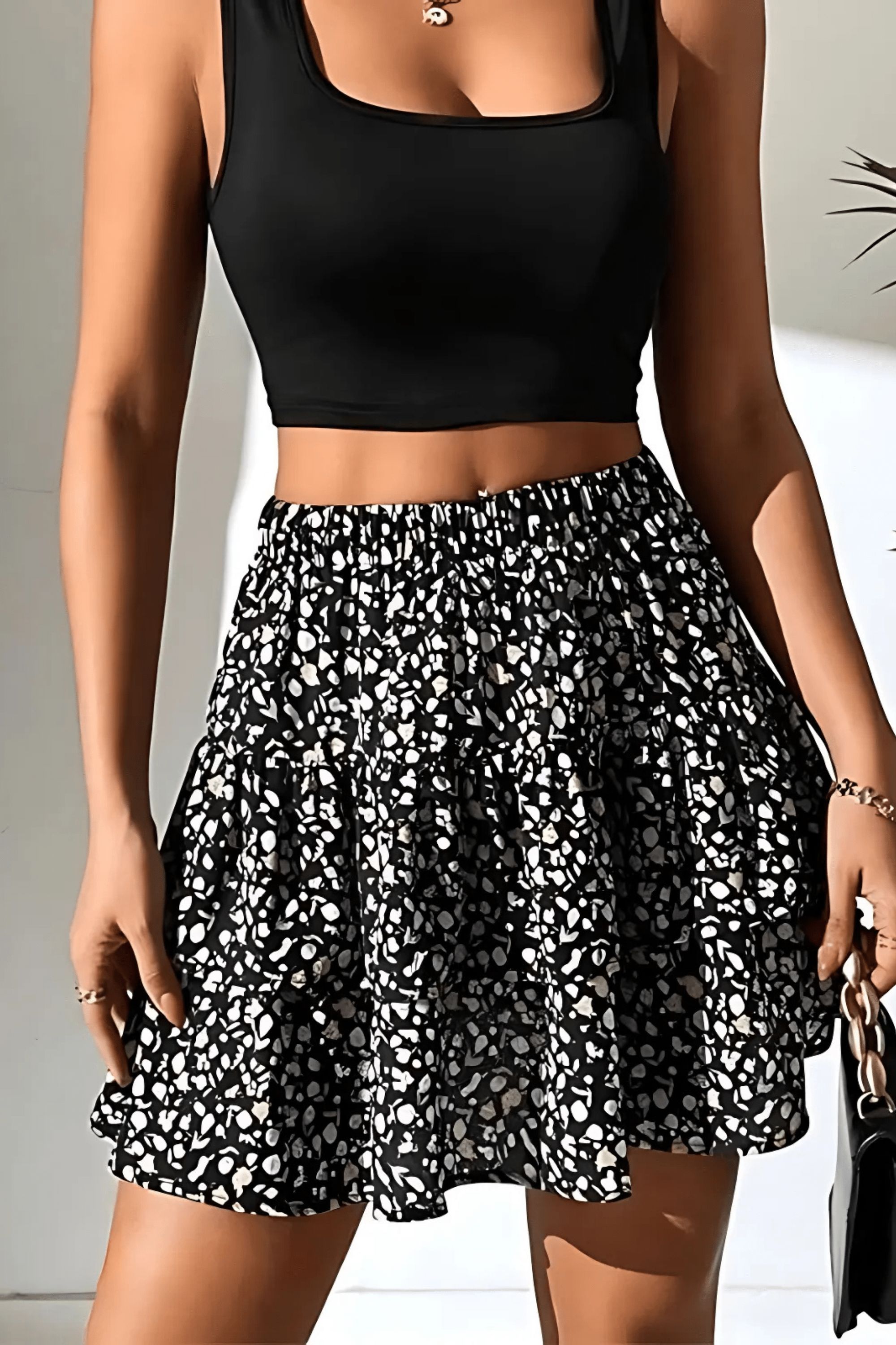 Lina Stupňovaný Minirok S Volány A Lehkým Materiálem