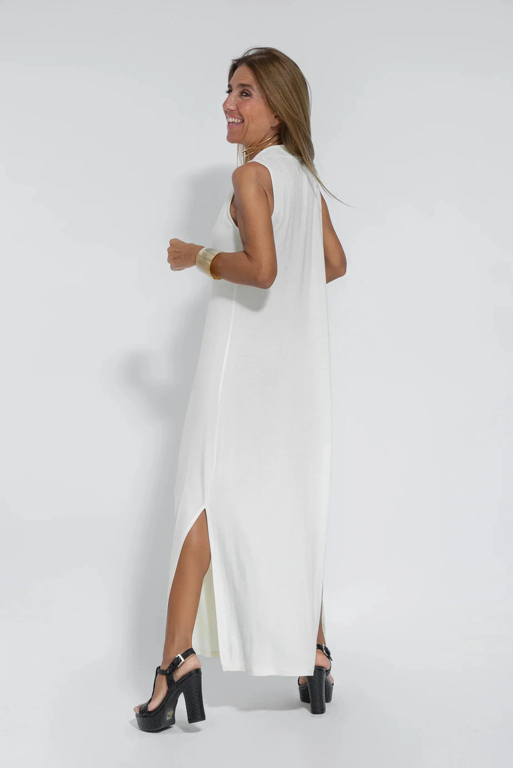 Dlouhé Maxi Šaty Astra Liora S Výstřihem Do V Pro Každý Den