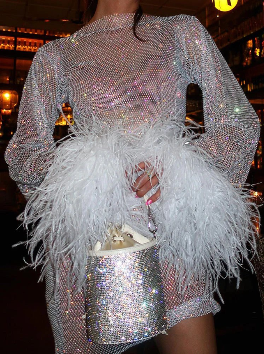 Jiskřivá Mini Šaty Na Koktejlovou Párty S Glamour Vzhled Na Noční Vyjíždku