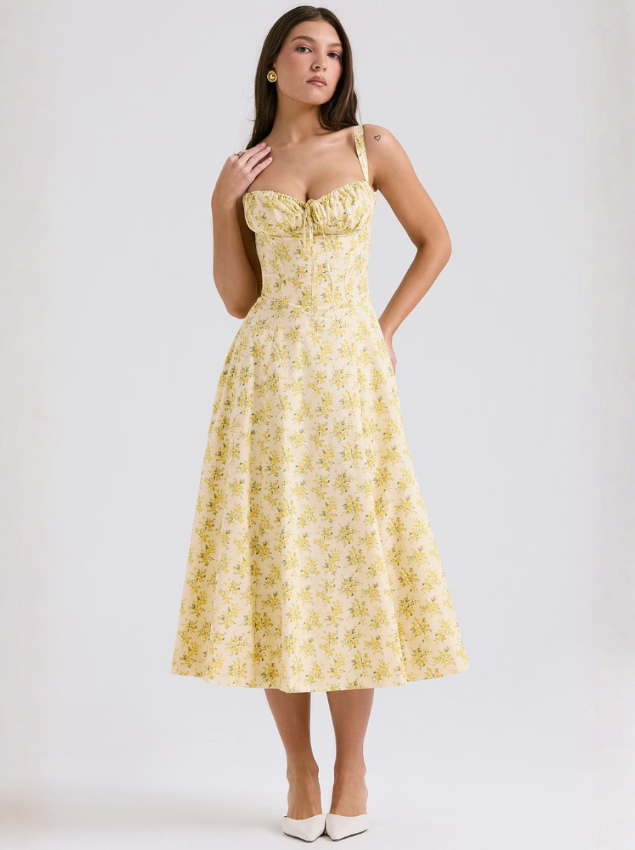 Midi Ženské Šaty Se Žlutými Květinovými Motivy Pro Letní Dny